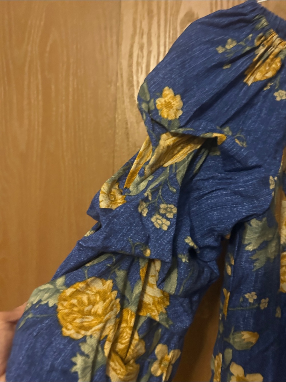Vince Camuto Navy Blue Floral Off-Shoulder Tie-Hem Blouse - Picture 2 of 3